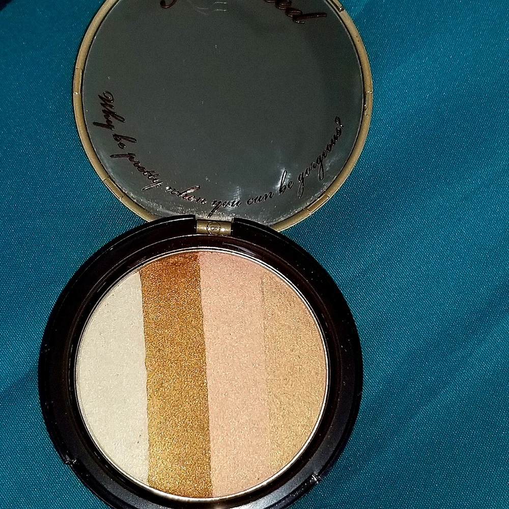 Too Faced Vintage/rare Snow Bunny bronzer NWOB